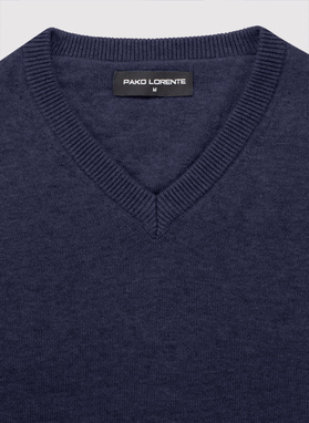 Granatowy sweter męski v-neck