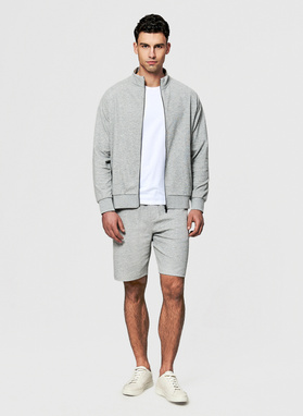 Szare szorty dresowe