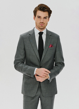Szary wełniany garnitur