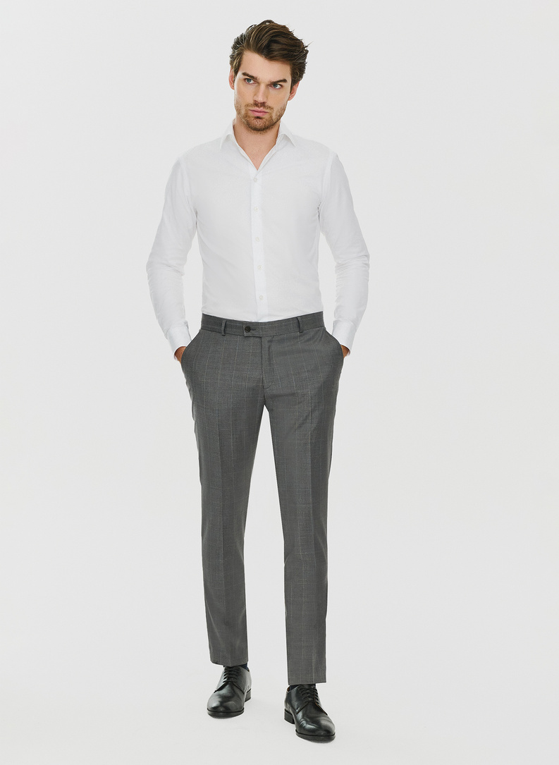 Dwuczęściowy garnitur męski w drobną kratę