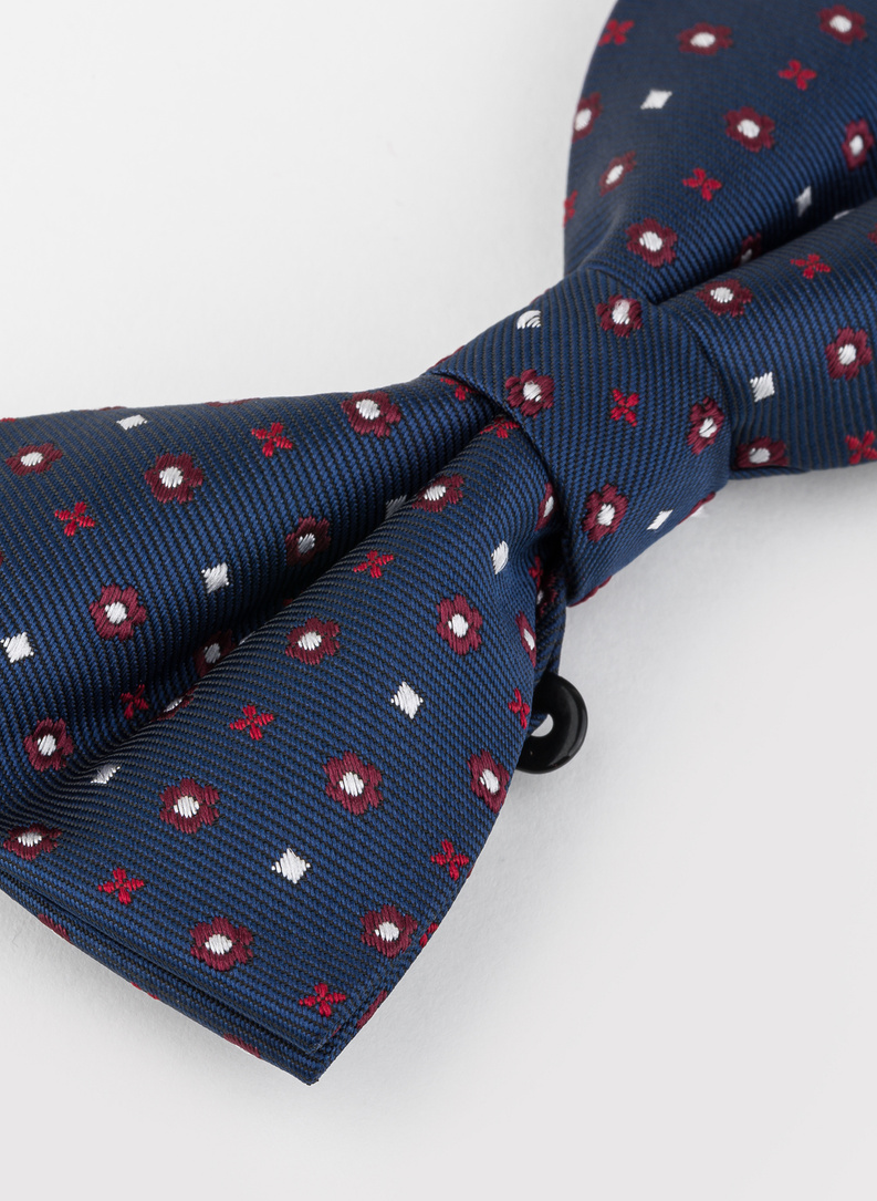 Granatowa mucha w mikrowzór