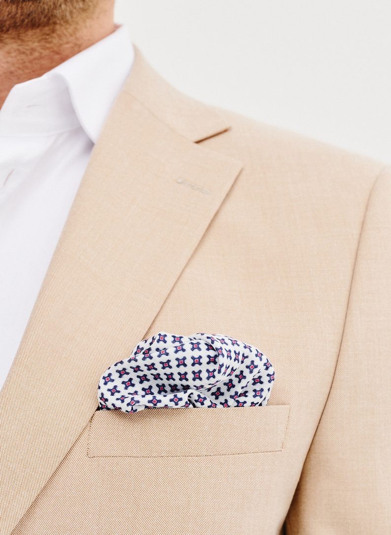 Beżowa marynarka garniturowa