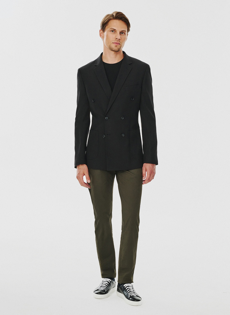 Czarna dwurzędowa marynarka męska