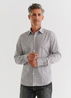 Biała koszula w wyrazisty wzór
