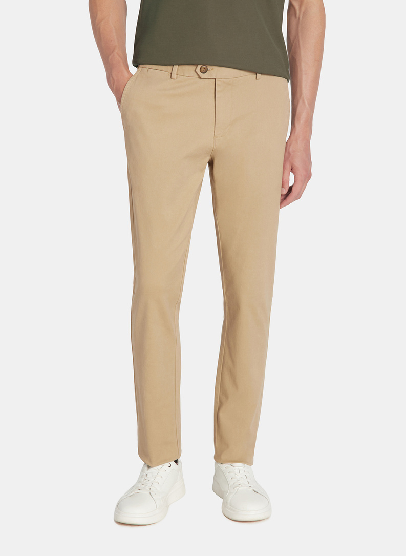 Beżowe spodnie chino z bawełną