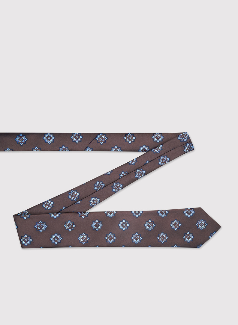 Brązowy krawat męski we wzór geometryczny