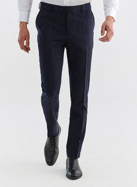 Granatowy wełniany garnitur w kratę