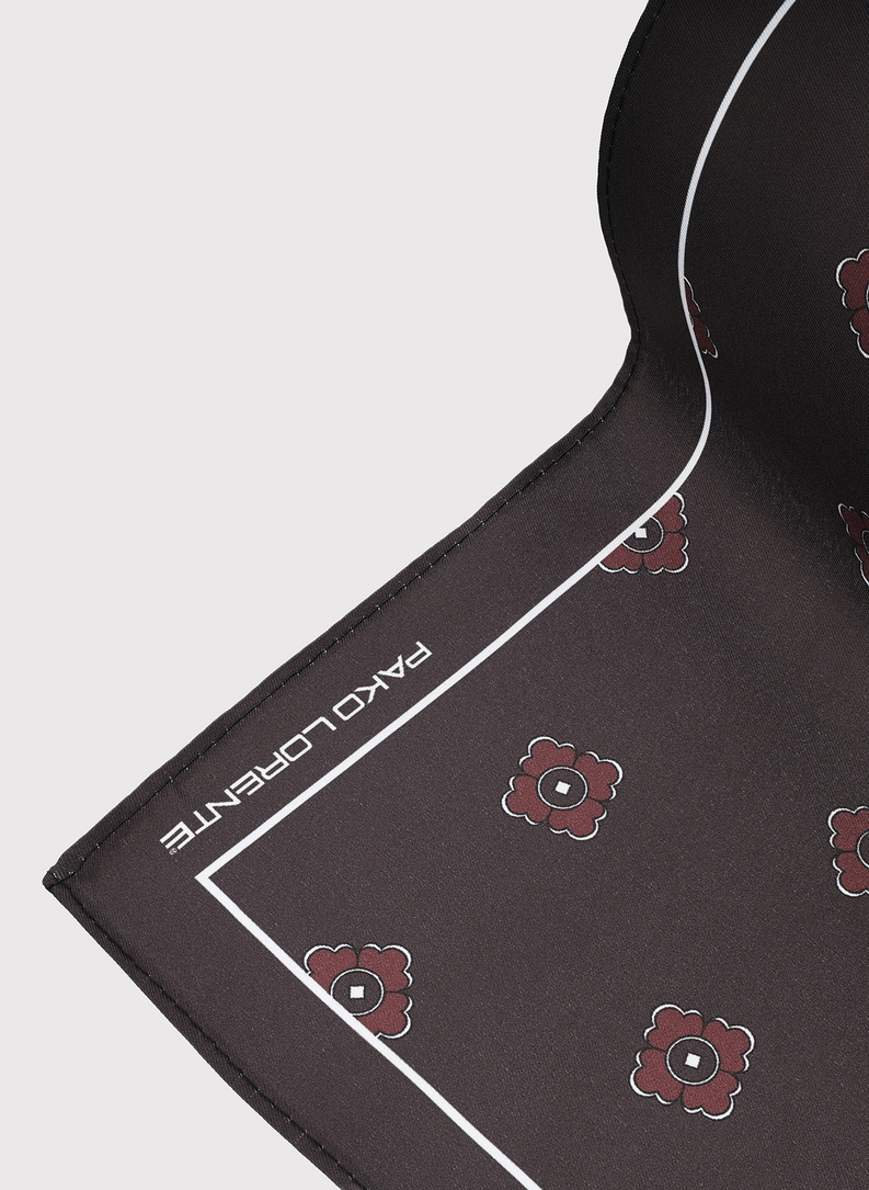 Wzorzysta czekoladowa poszetka męska