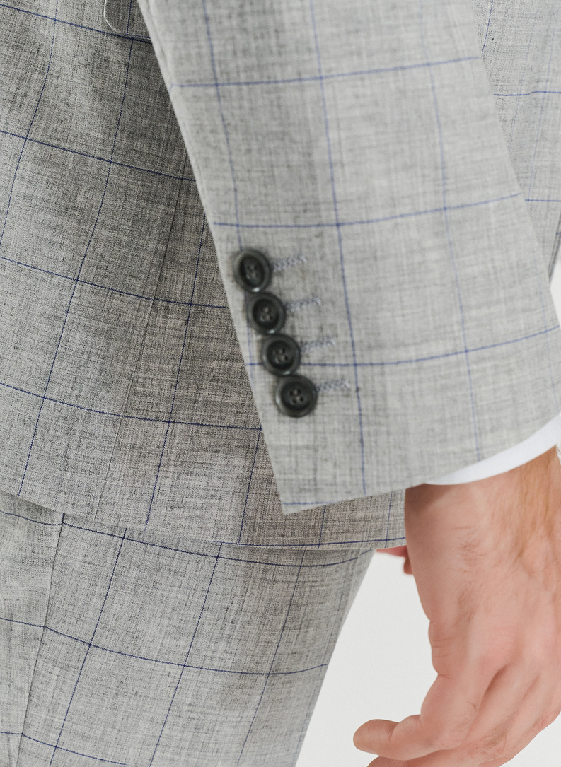 Dwuczęściowy szary garnitur męski w kratę