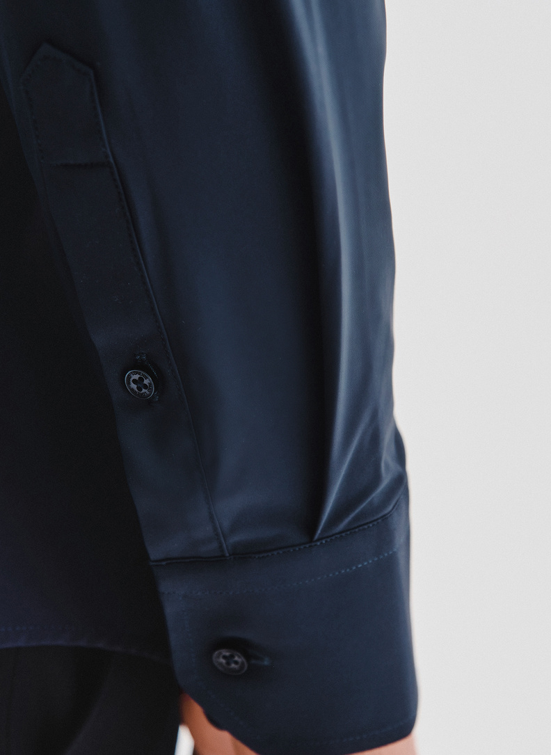 Granatowa dzianinowa koszula męska