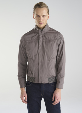 Jasnobrązowa krótka kurtka męska