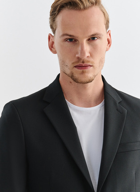 Gładki garnitur męski w kolorze czarnym