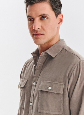 Brązowa koszula sztruksowa z kieszeniami na piersi