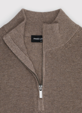 Brązowy sweter z rozpinaną stójką