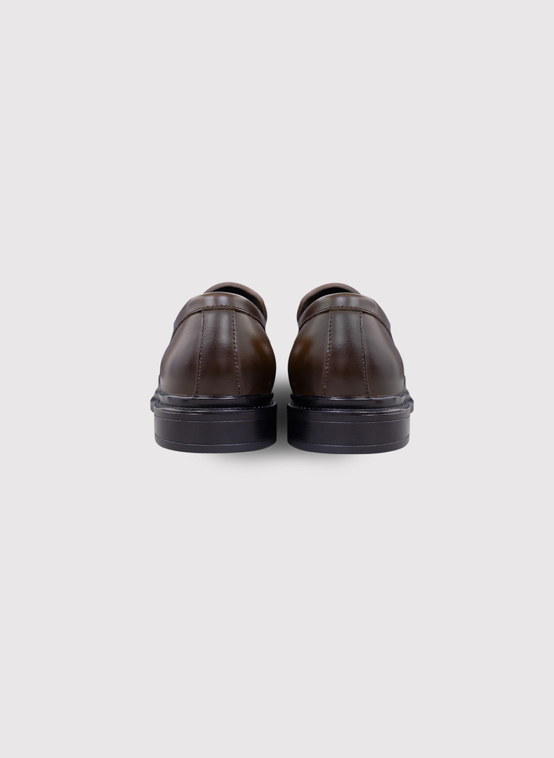 Brązowe skórzane loafersy męskie