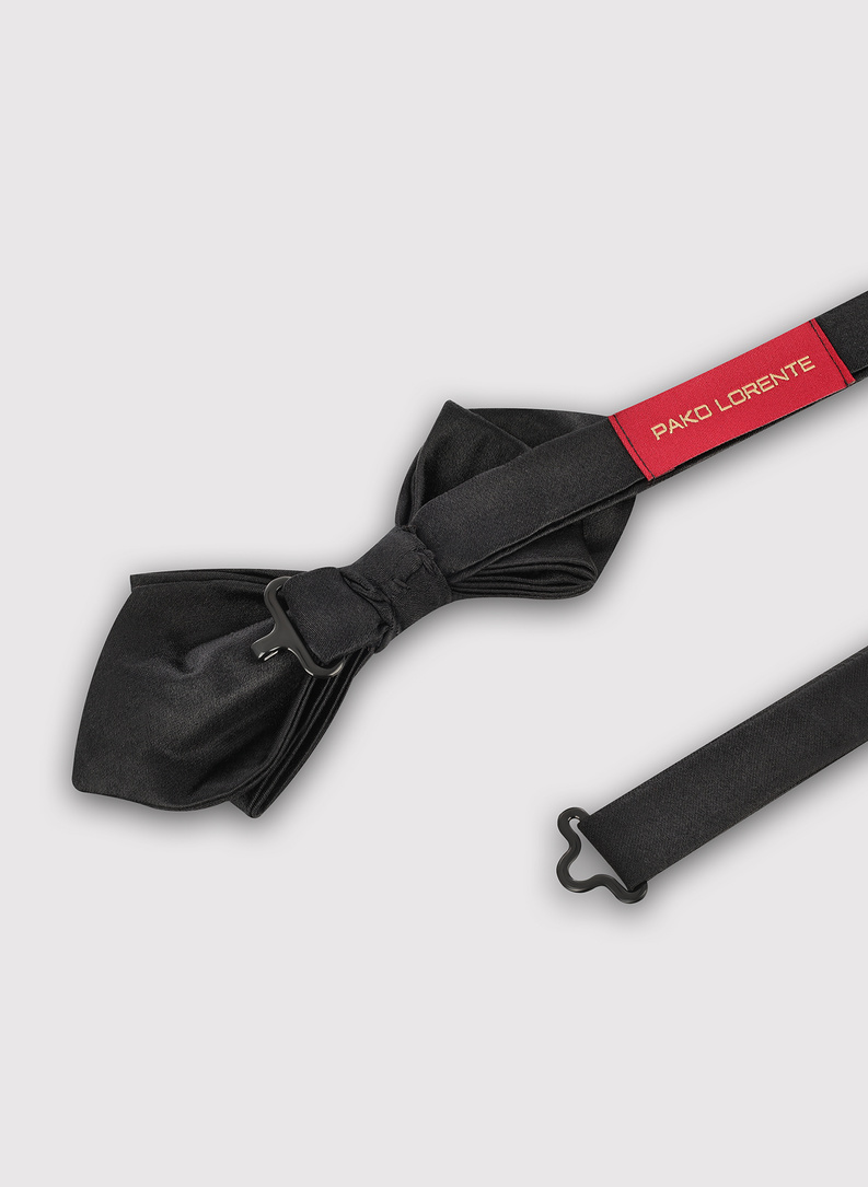 Asymetryczna czarna mucha męska