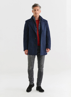 Granatowy płaszcz męski w mikrowzór