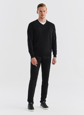 Czarne spodnie męskie o kroju Slim Fit