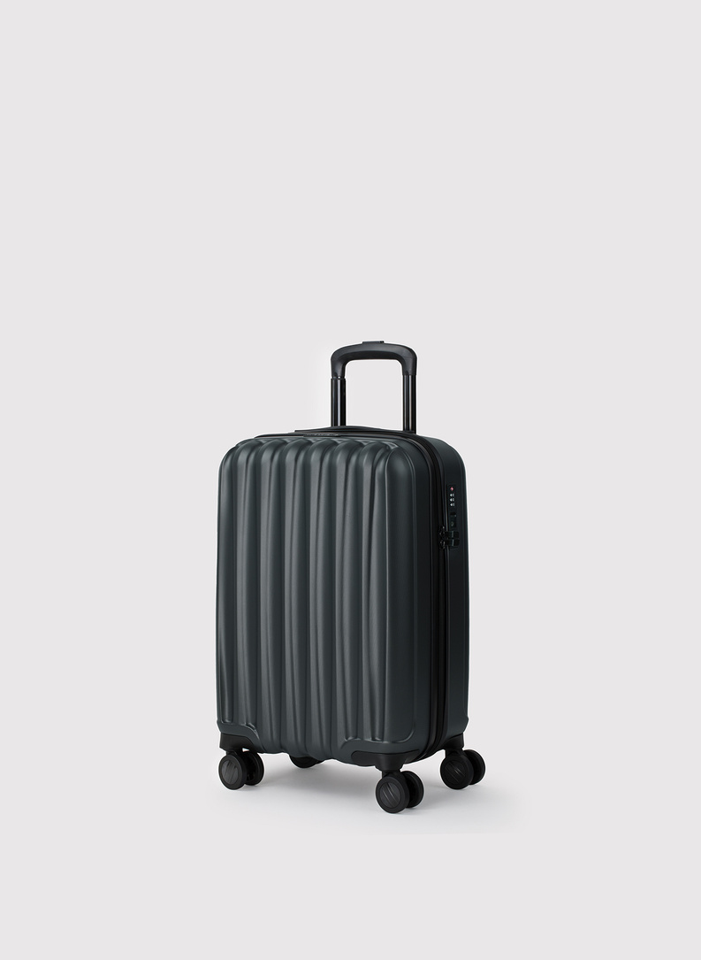 Komplet czarnych walizek