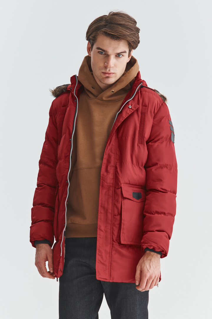 Czerwona męska kurtka z kapturem