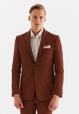 Rudy garnitur męski z wełny