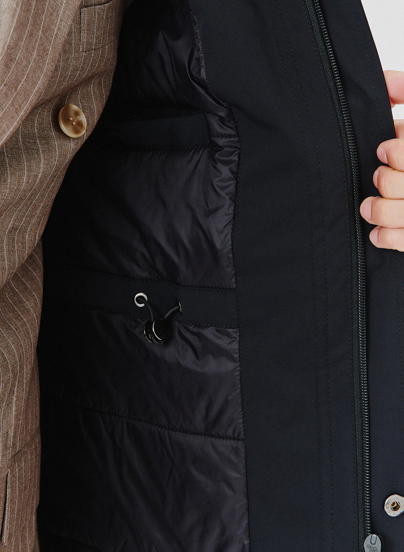 Granatowa kurtka męska o prostym kroju