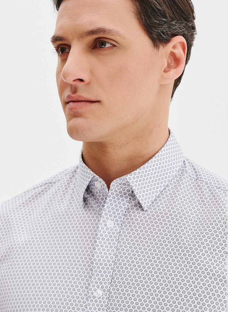 Biała koszula męska w mikrowzór