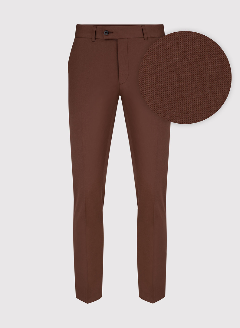 Gładki brązowy garnitur męski