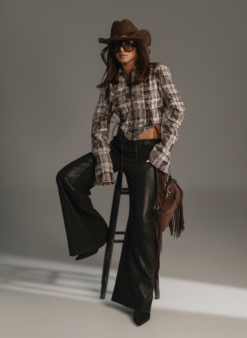 Dopasowana koszula w kratę URBAN BLOUSE brązowa