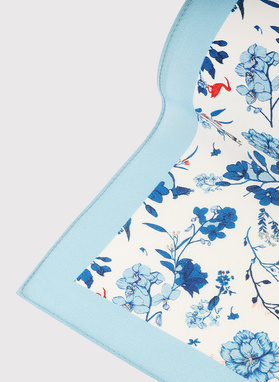 Biała poszetka w kwiatowy wzór