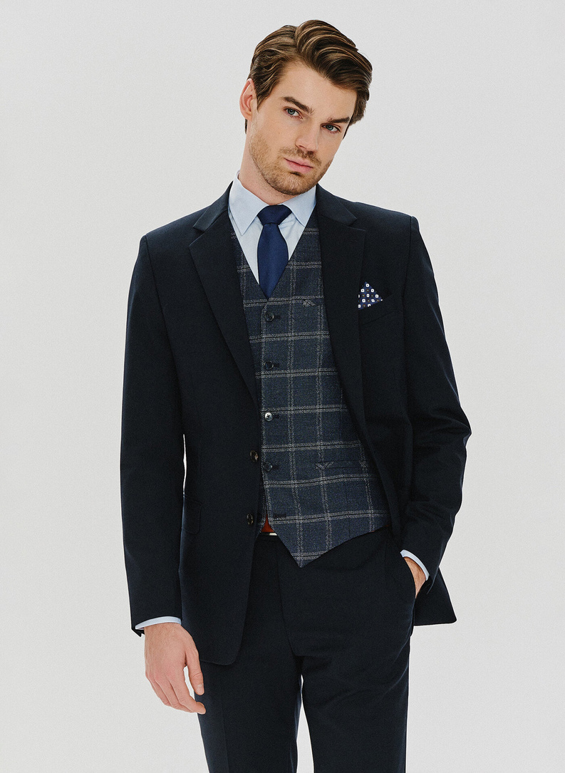 Gładka granatowa marynarka garniturowa