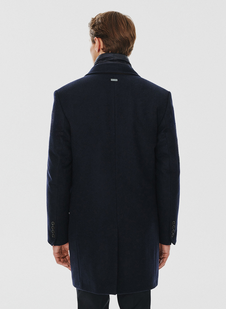 Męski płaszcz z wełną w kolorze granatowym