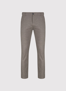 Brązowe spodnie chino