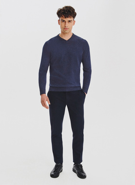 Granatowy sweter męski v-neck