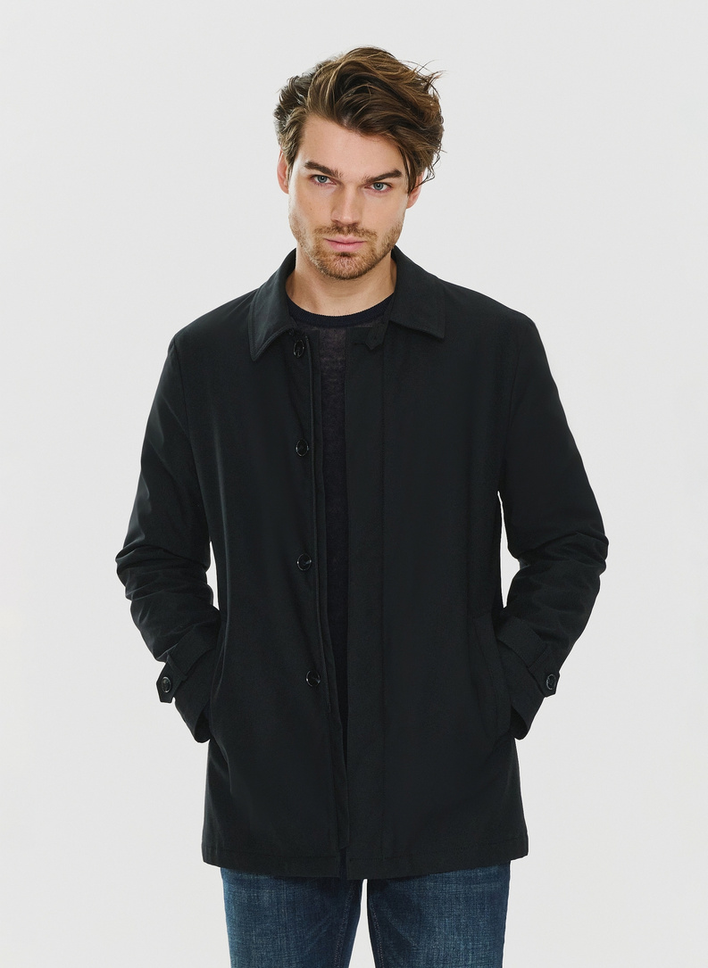 Przejściowy płaszcz męski w kolorze czarnym