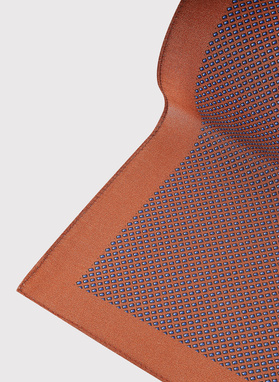 Pomarańczowa poszetka w drobny wzór