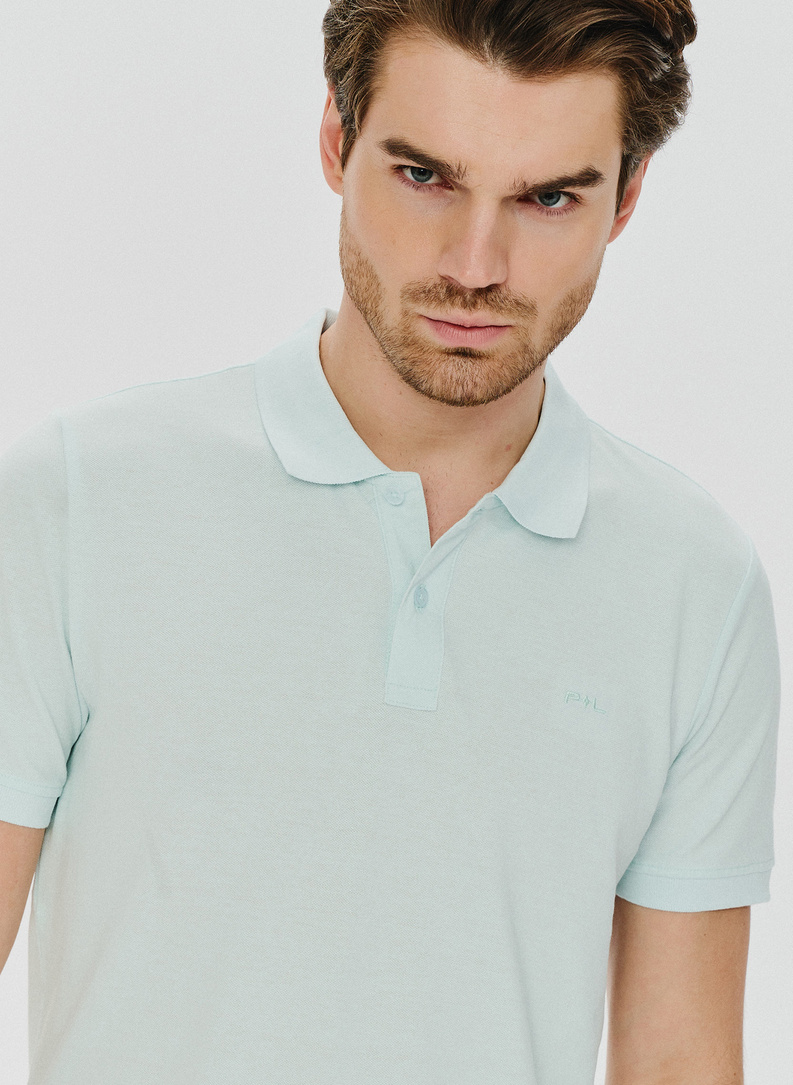 Gładki t-shirt polo w niebieskim kolorze