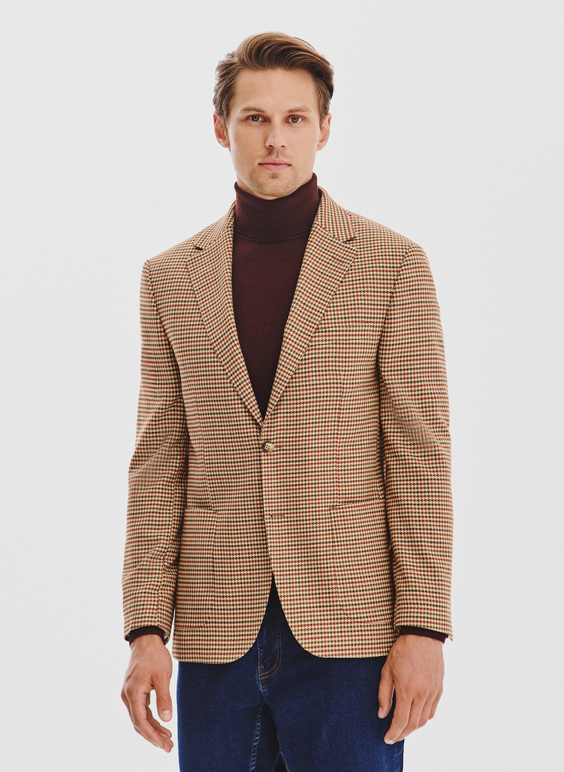 Beżowa marynarka w pepitkę