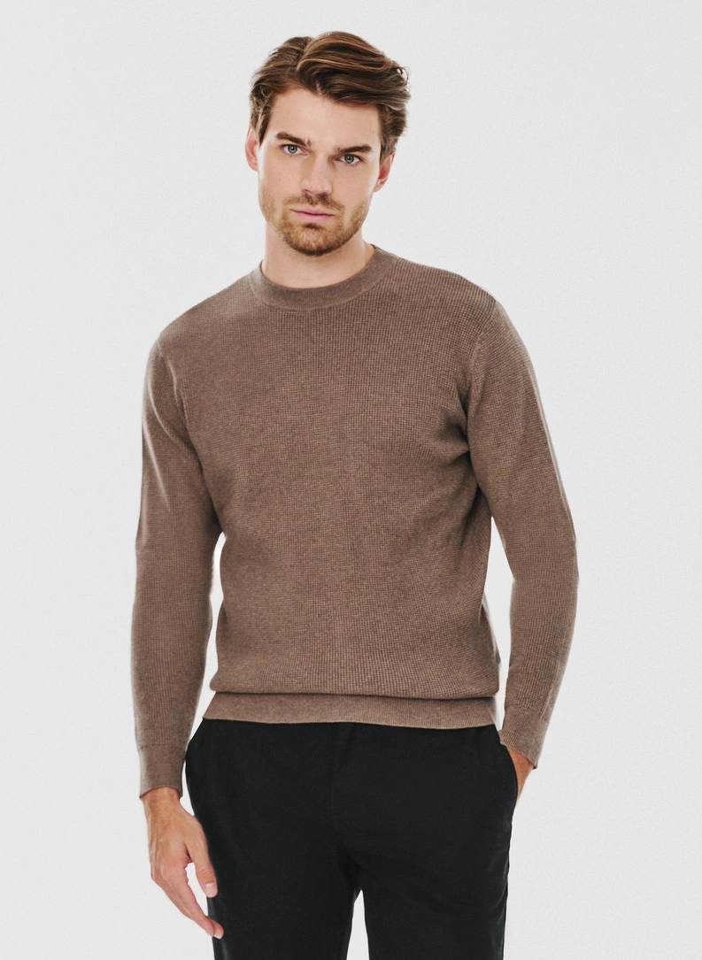 Męski sweter w kolorze brązowym - zdjecie nr 1