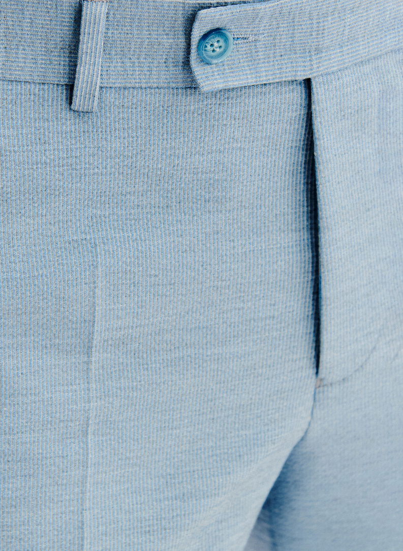 Niebieski garnitur męski