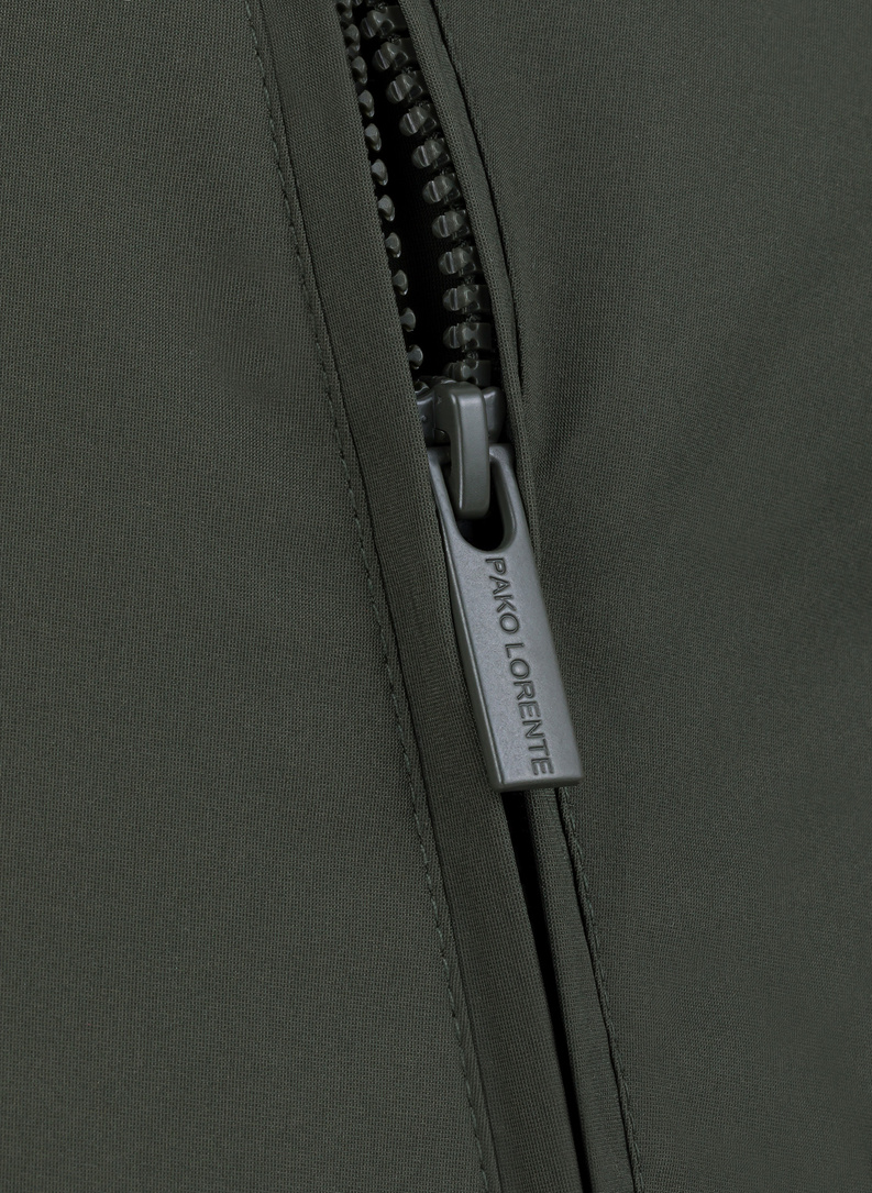 Zielona kurtka męska wypełniona naturalnym puchem