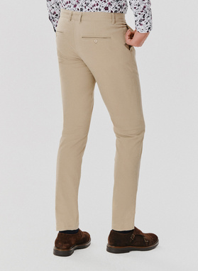 Gładkie spodnie męskie w kolorze beżowym