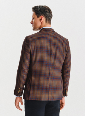 Brązowa marynarka w drobną kratę