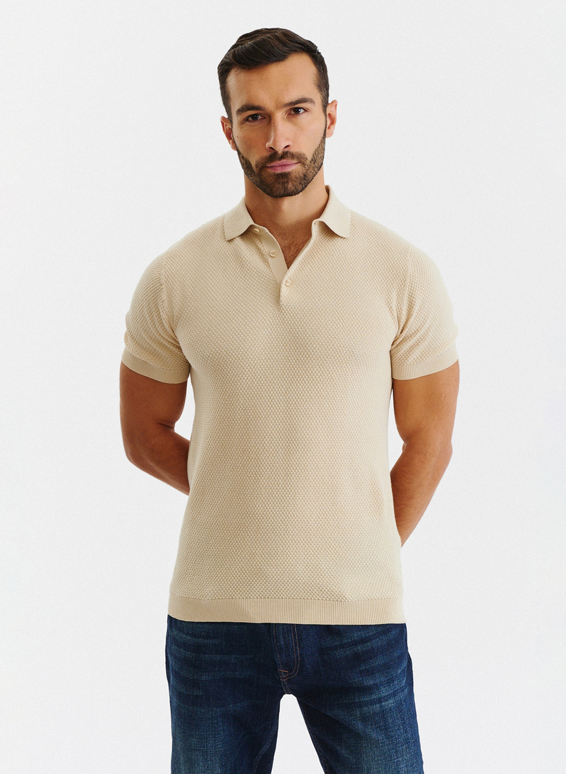 T-shirt polo o ciekawej fakturze w kolorze ecru