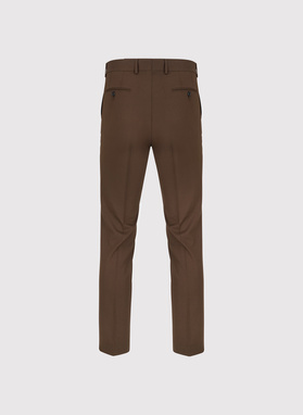 Ślubny brązowy garnitur męski