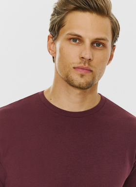Bawełniany bordowy t-shirt z okrągłym dekoltem