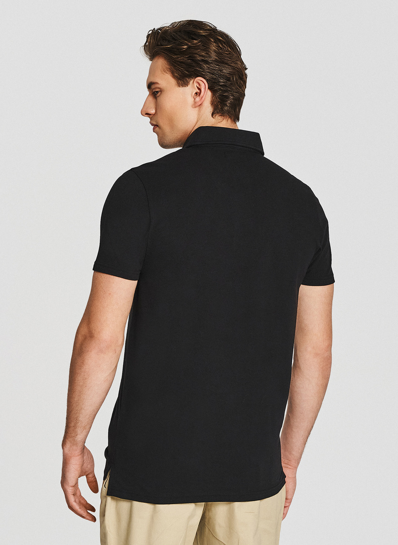 Czarny t-shirt polo z bawełny