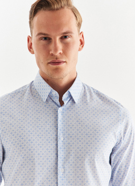 Koszula w kolorze białym w błękitny wzór 