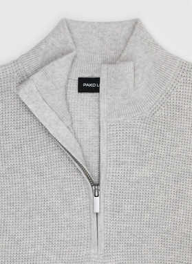 Szary sweter z rozpinaną stójką