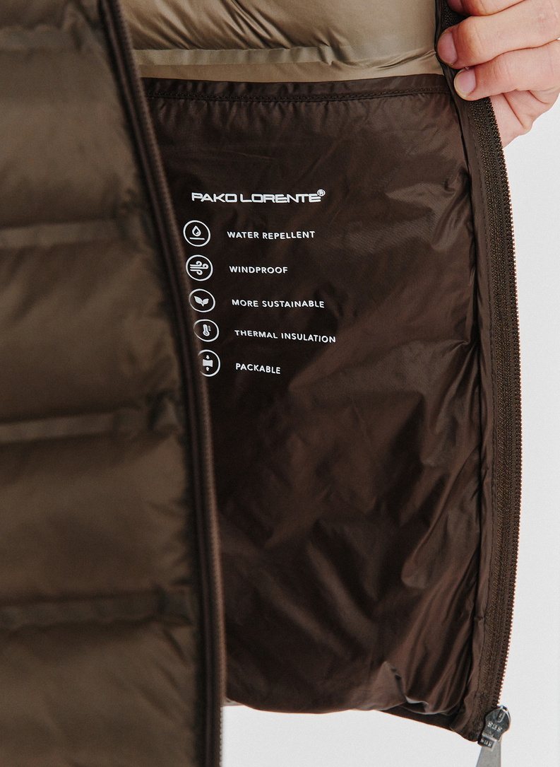 Krótka pikowana kurtka w kolorze brązowym